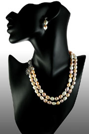 Leonor Pearl Collection