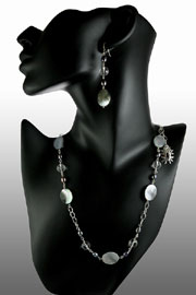 Leonor Pearl Collection